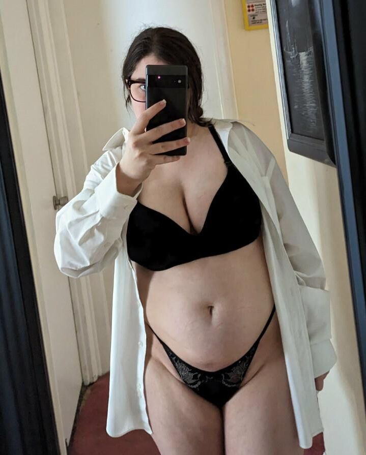 Nerdy Pawg Lily Hairy Pussy Big Tits