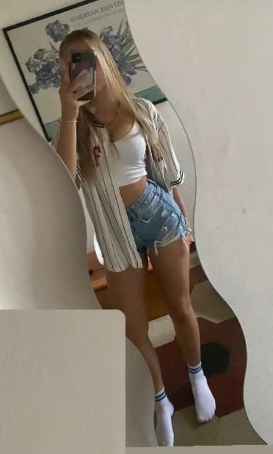 Fat Assed Teen Fuckmeat Kacie ist bereit, verdammt reif