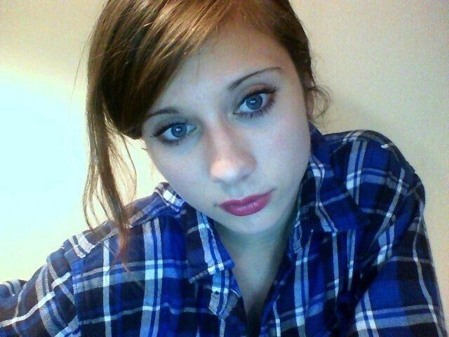 Big Tit Brunette Teen burlas en casa