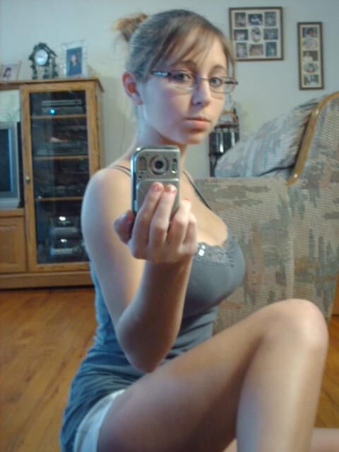 Chicks salopes avec de gros seins!
