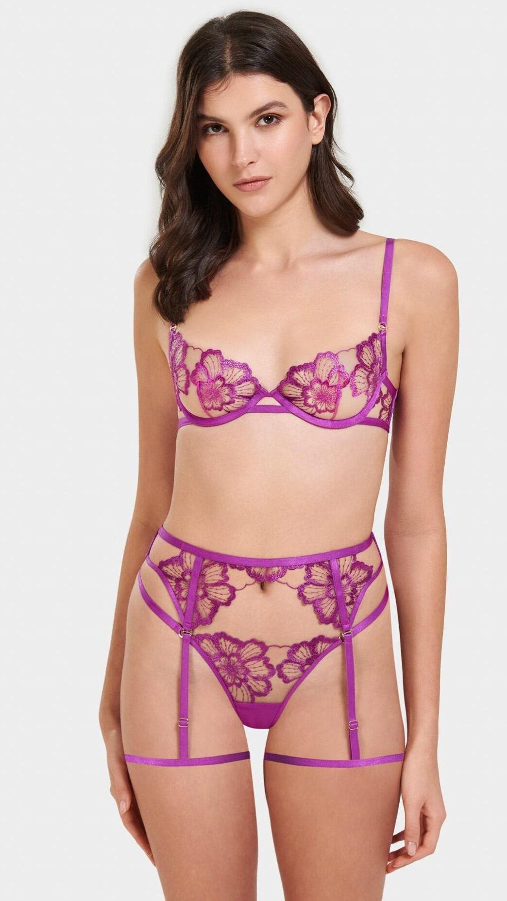 Mezcla de lencería y bikini