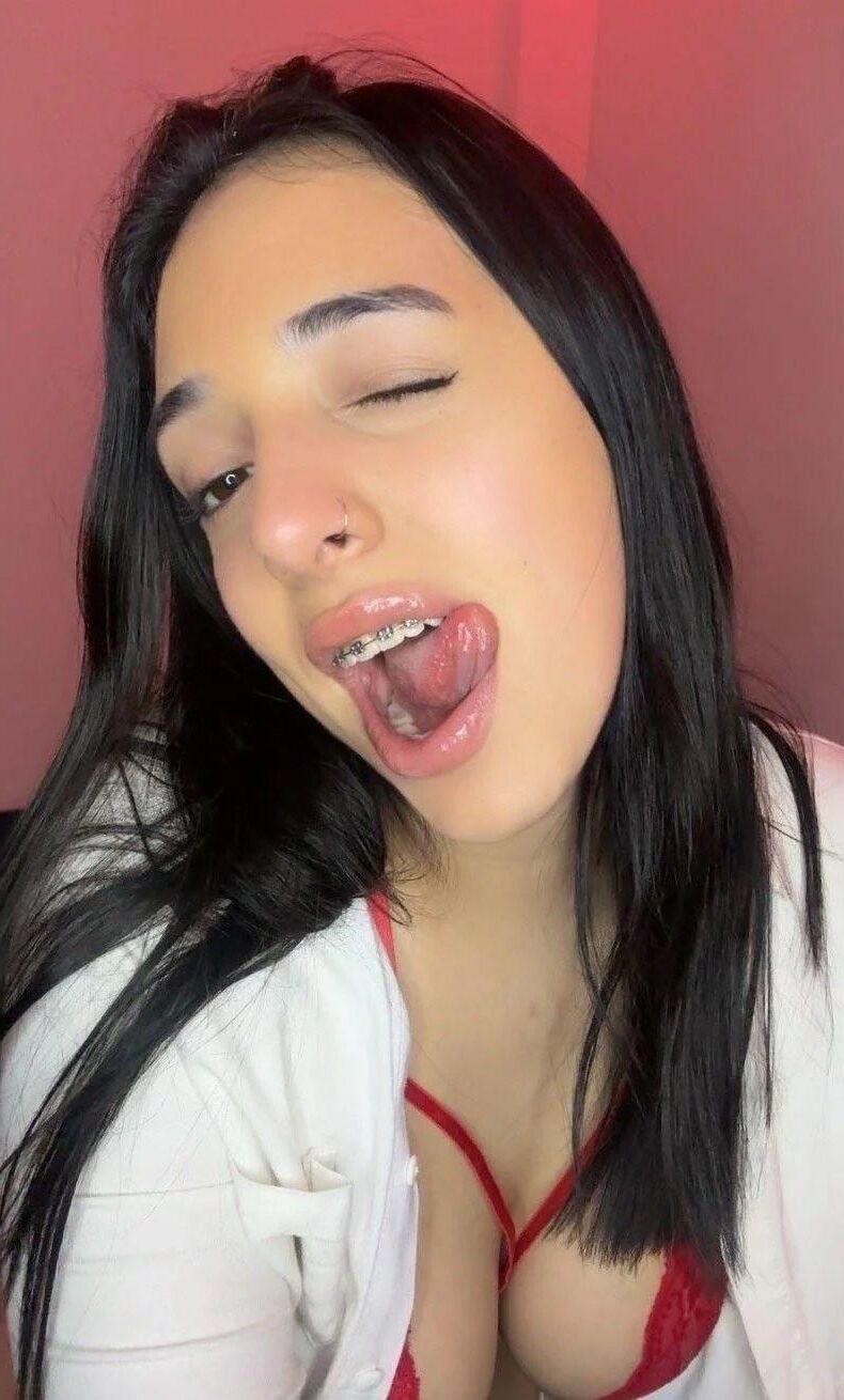Lindas mulheres construídas para causar problemas (Young e Thicc)
