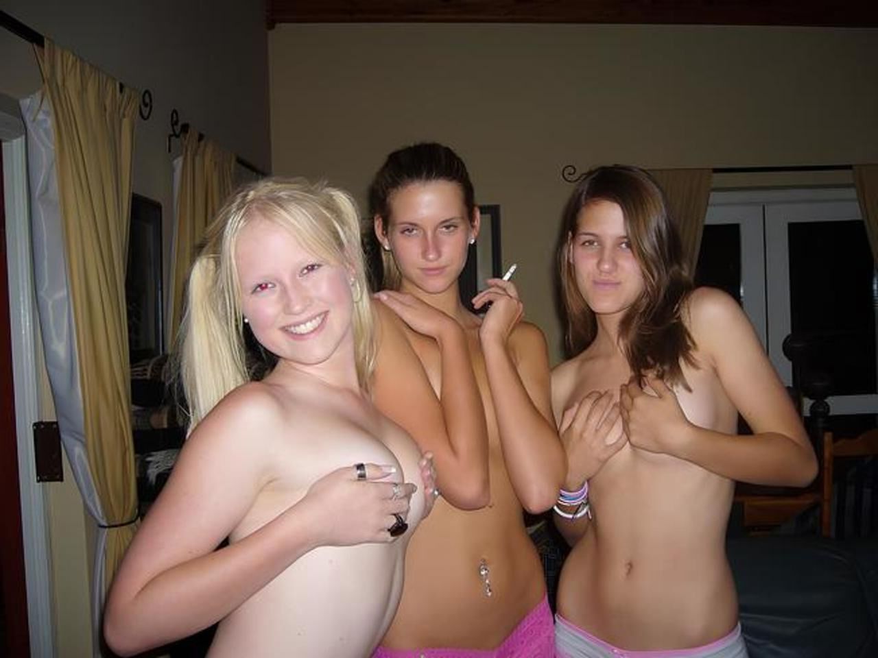 Lindas mulheres construídas para causar problemas (Young e Thicc)
