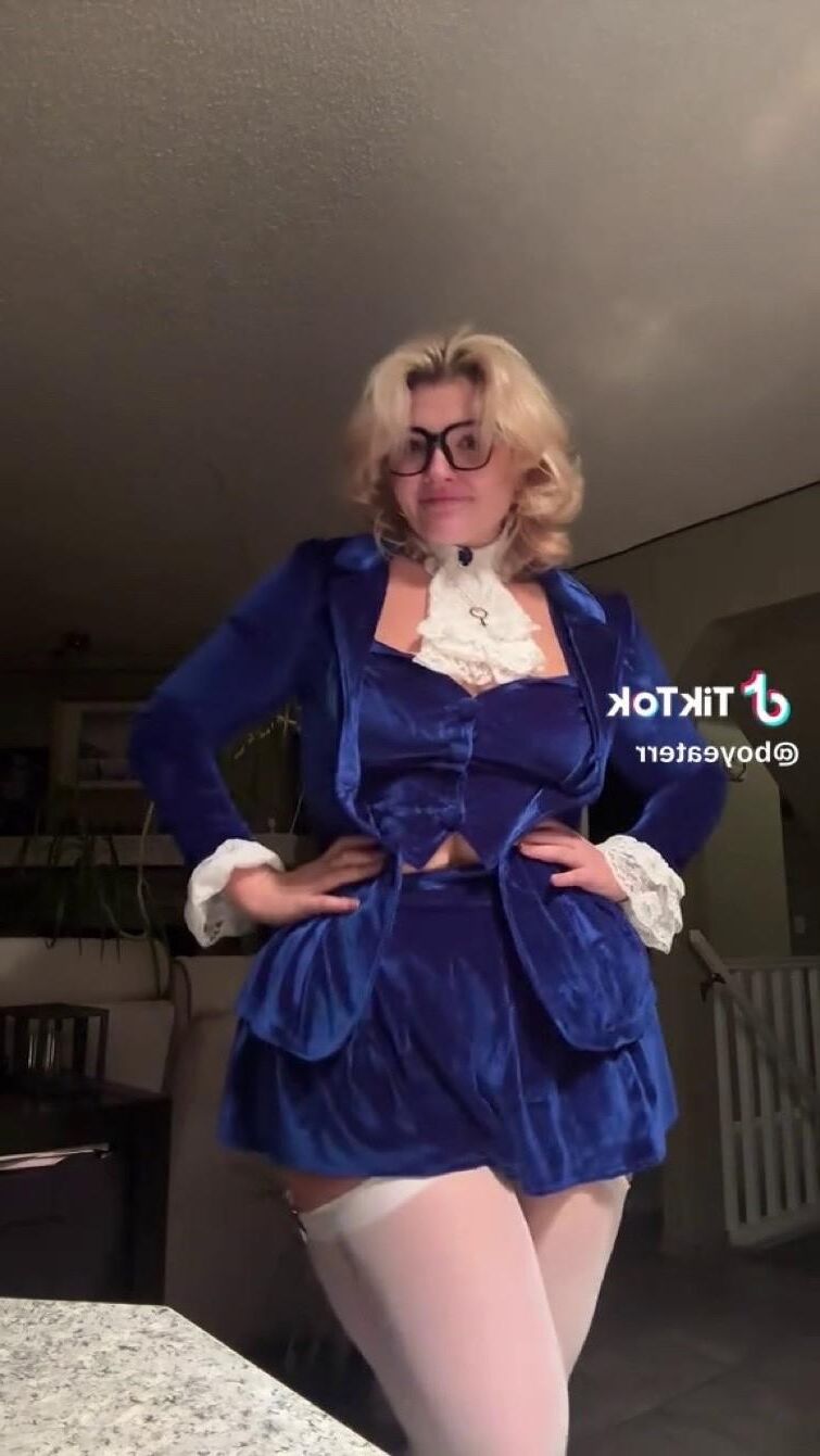 Amante de menino grande bunda grande mamas belas beleza loira tiktoker menina tiro quente