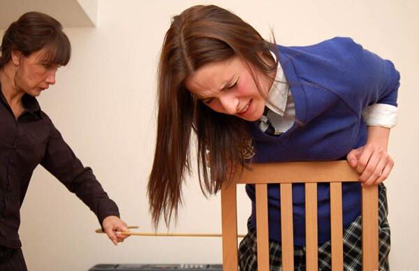 Escola Má'am Spanking Caning Colleirl