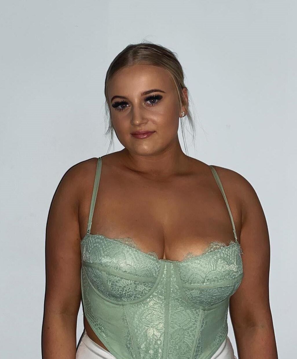 Kaitlin Boyne a besoin d'être baisé et imprégné contre sa volonté