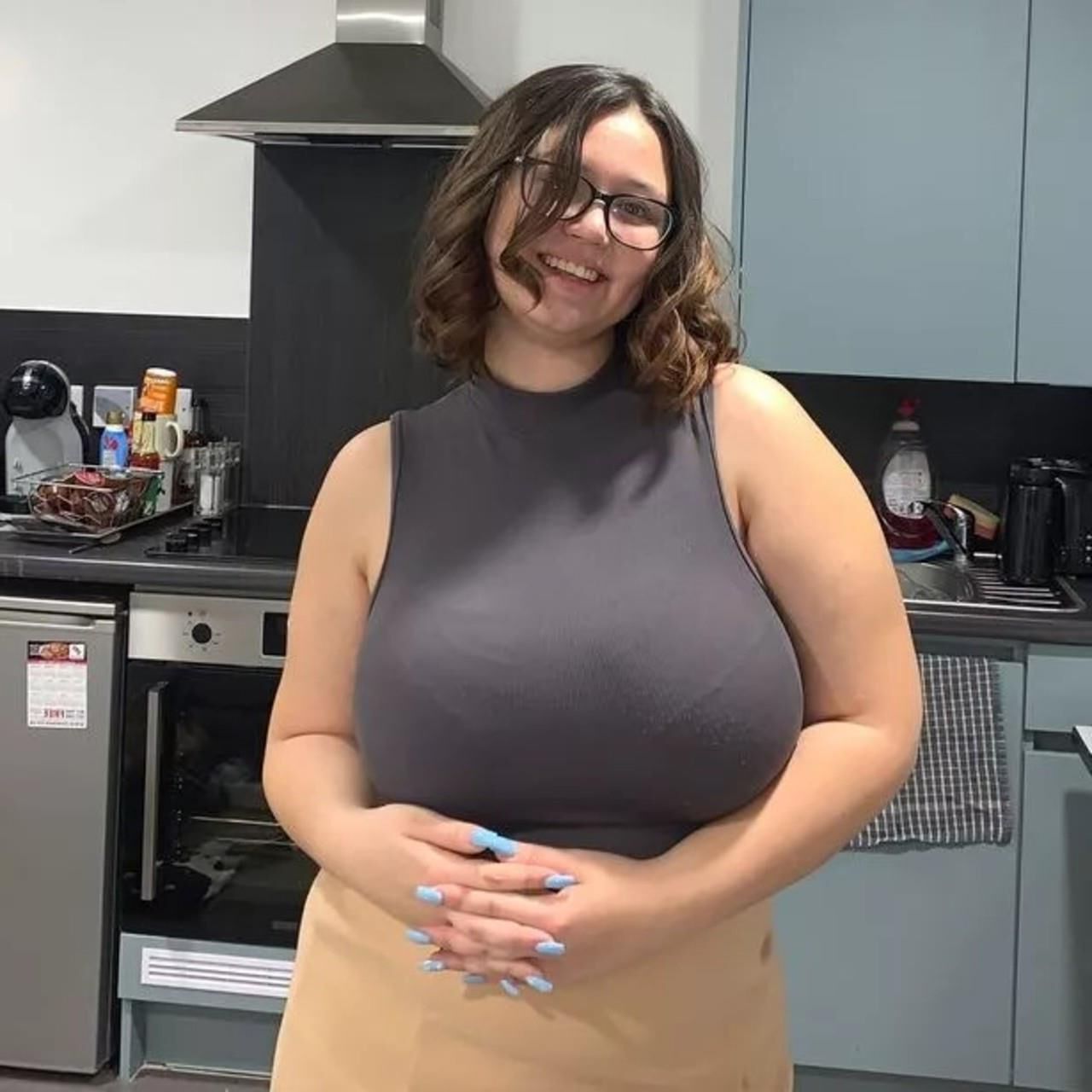 Lindas mulheres construídas para causar problemas (Young e Thicc)