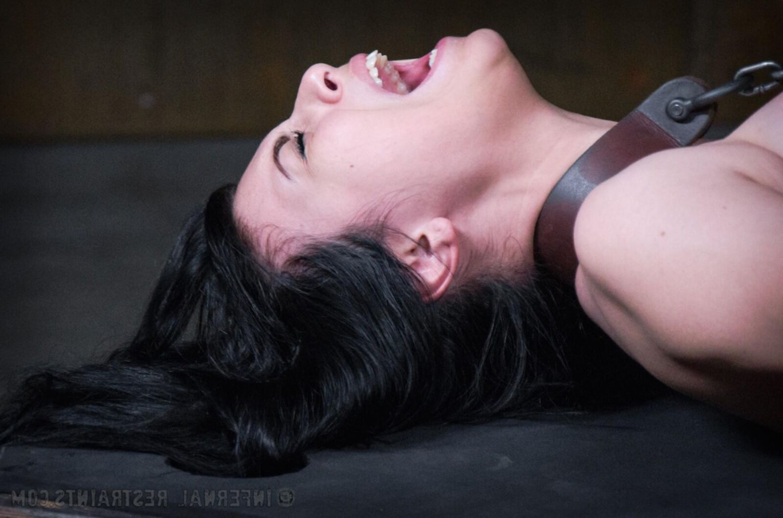 Modelo de Bondage Olivia Fawn