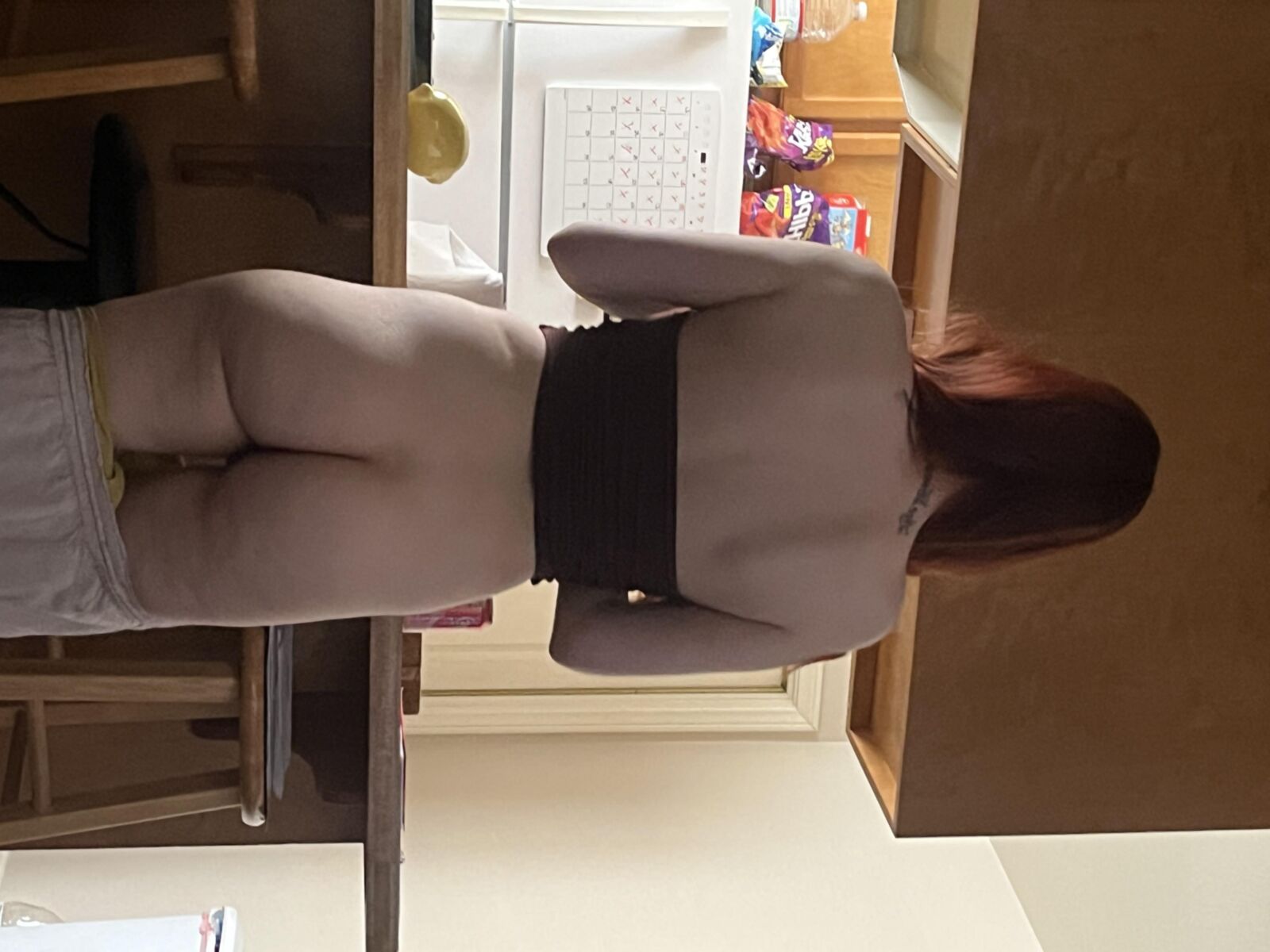 Housewife Butthole hoy (agosto)