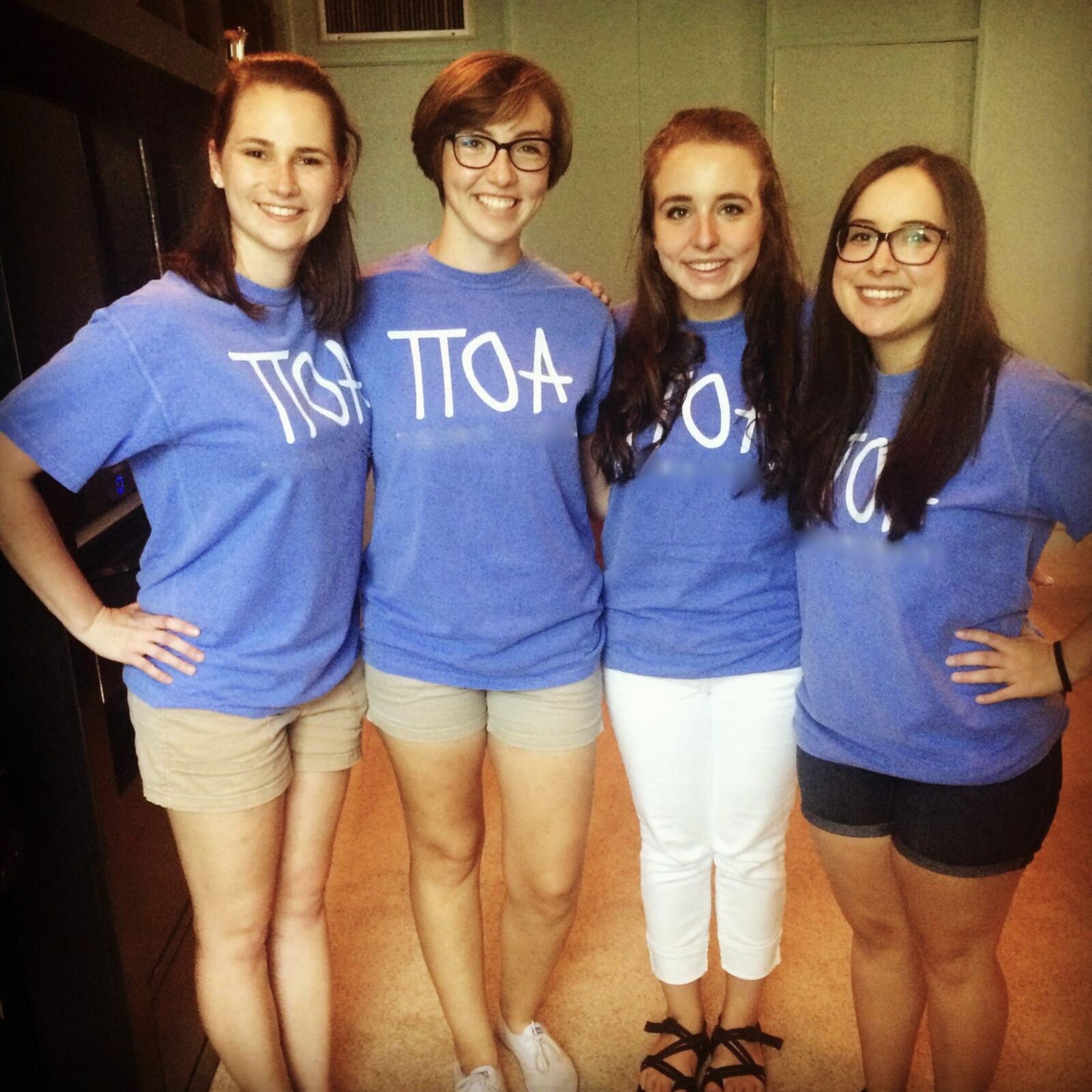 Nerdy College Sorority Girl para comentarios