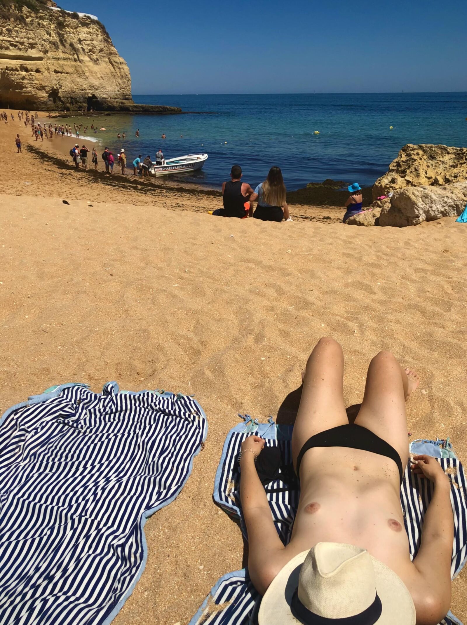 Pechas de playa, Topless Tanner Desnoware Mix QQ