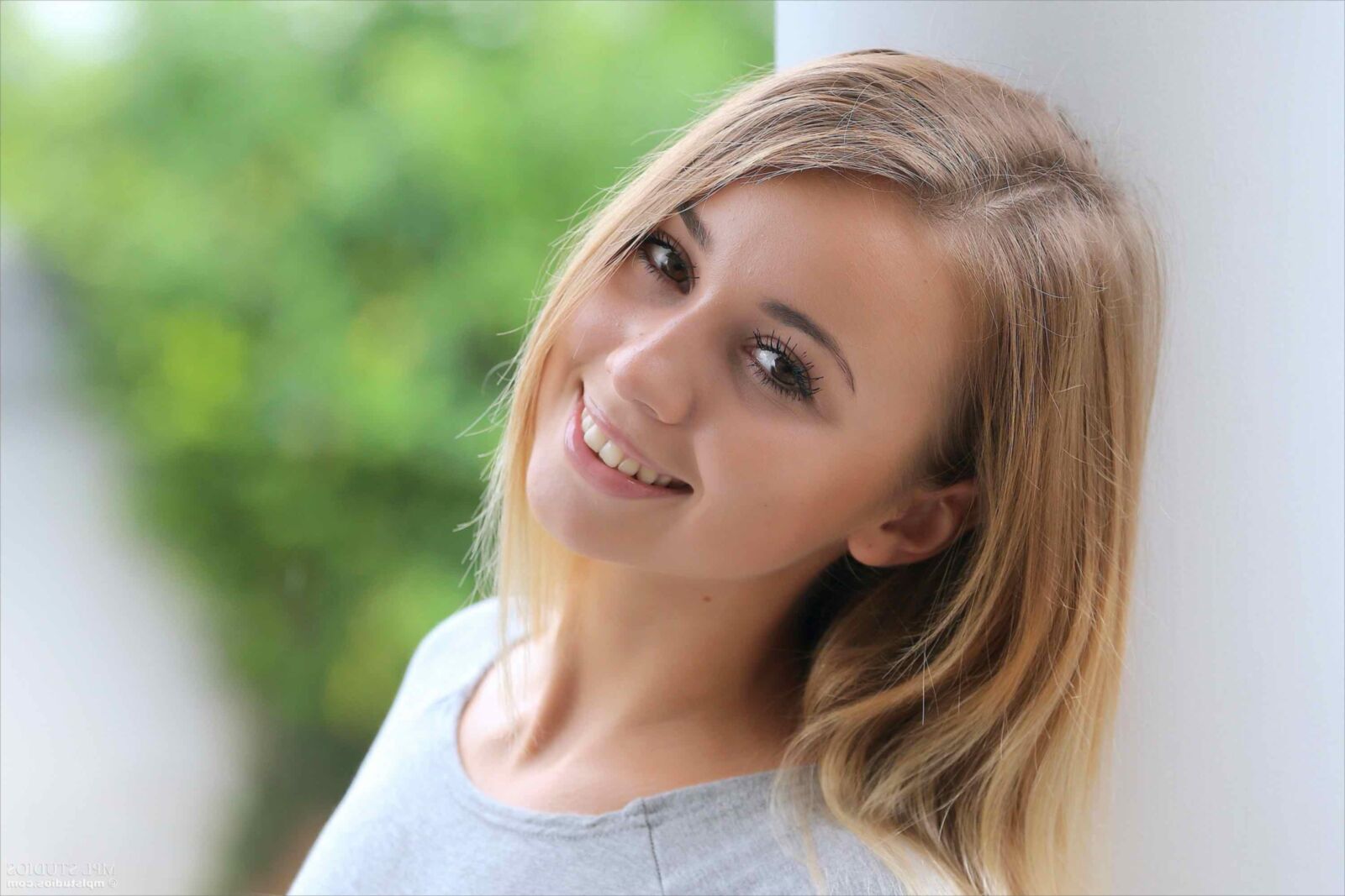 MplStudios Aida Ploslede Goldes