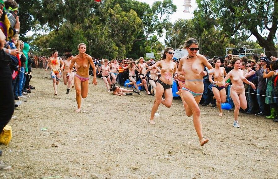 Damas corriendo