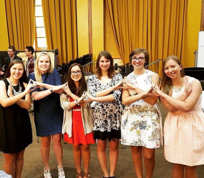Nerdy College Sorority Girl para comentarios