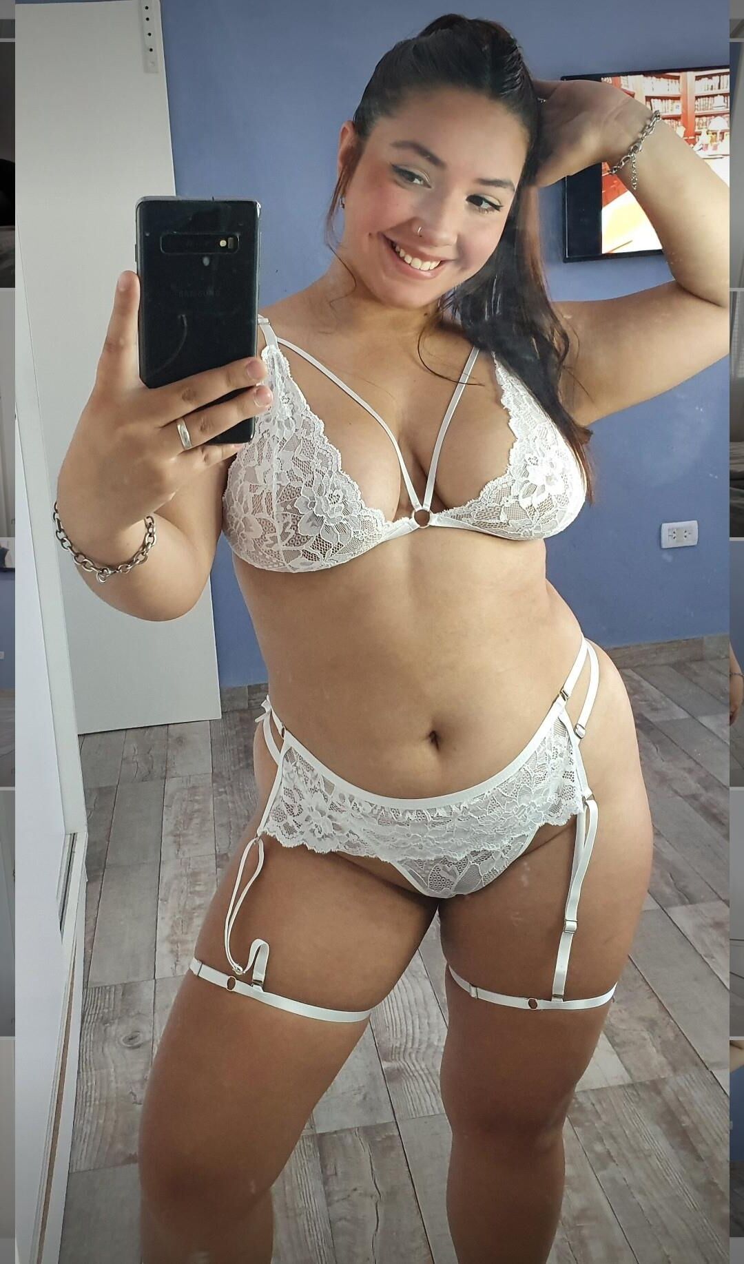 Livia muito fofa enorme aréola