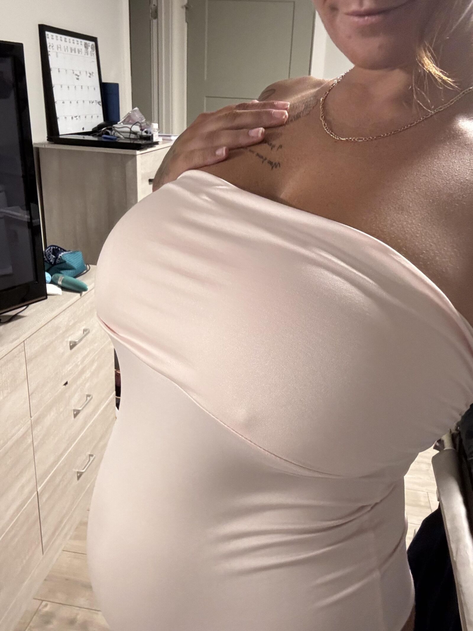 Grandes tetas caídas enormes areola aliado