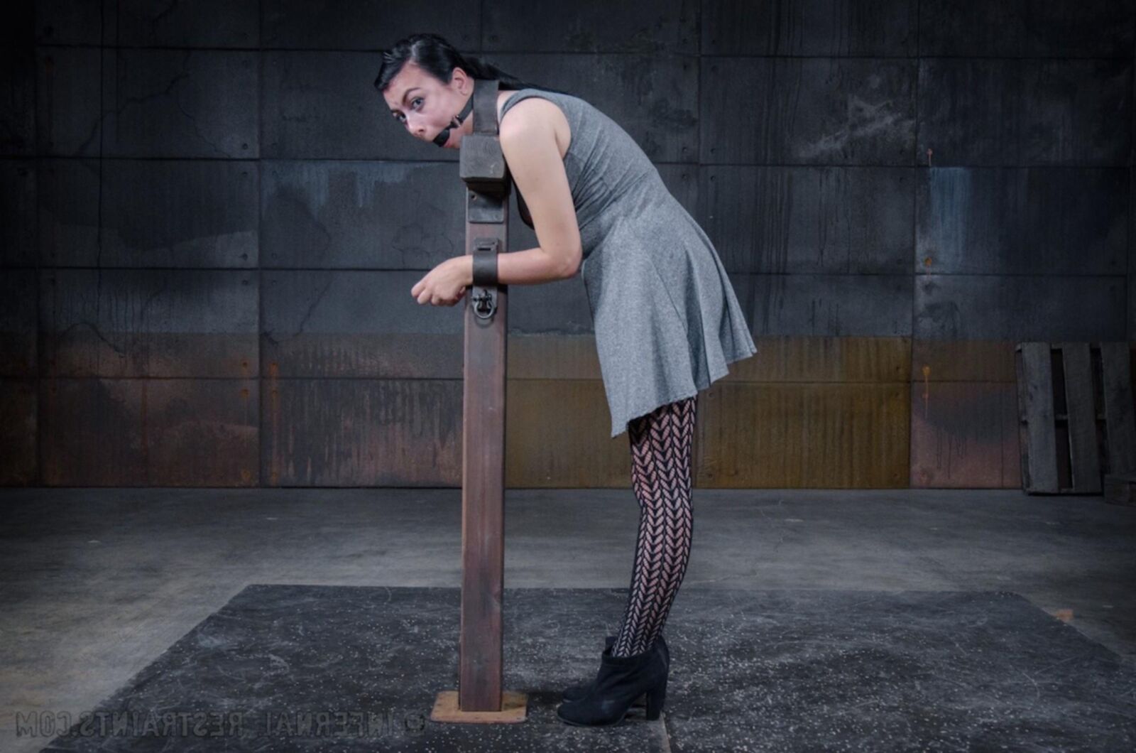 Modelo de Bondage Olivia Fawn