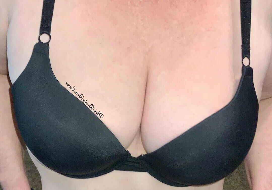 Hermosos sujetadores y sus senos