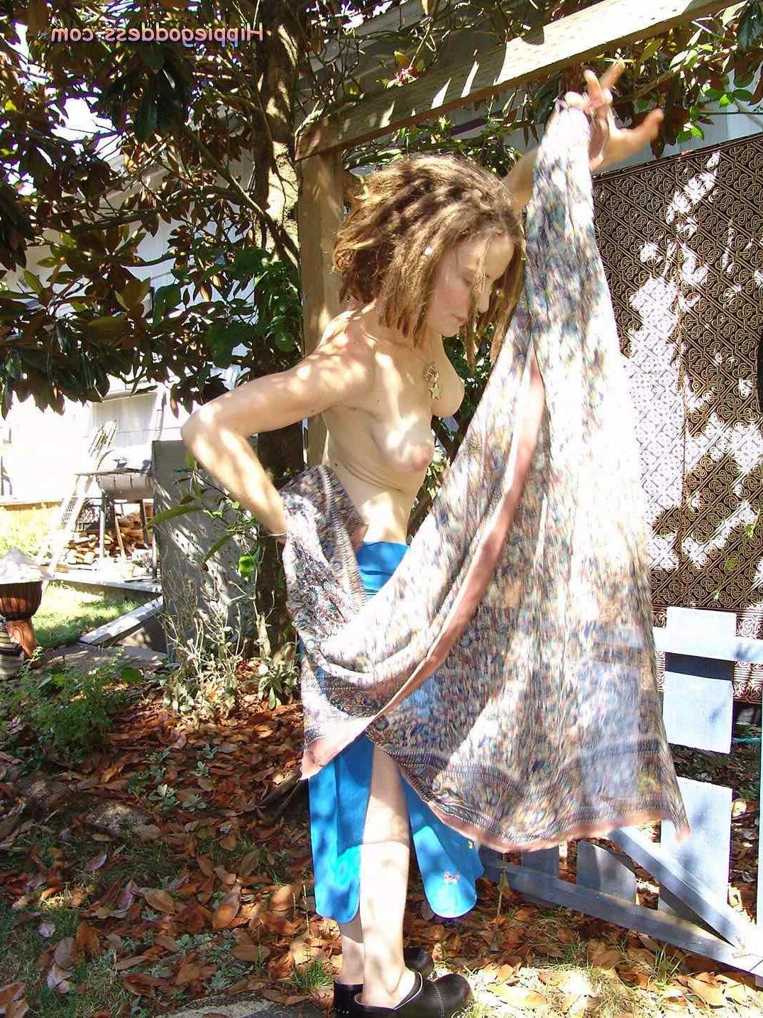 HippieGoddess INGRESS My naked neighbour