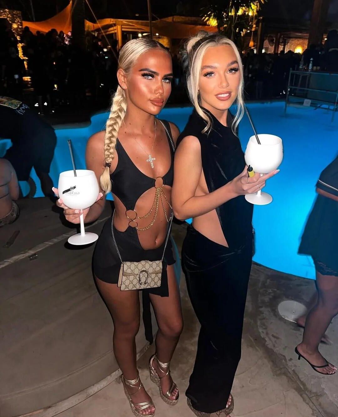 Rubia izquierda o derecha