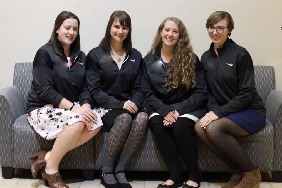 Nerdy College Sorority Girl para comentarios