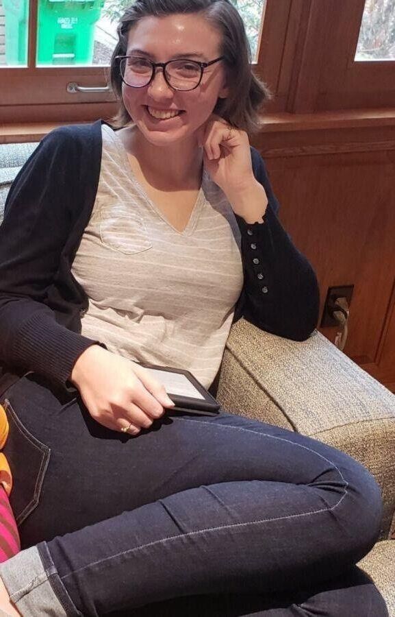 Nerdy College Sorority Girl para comentarios