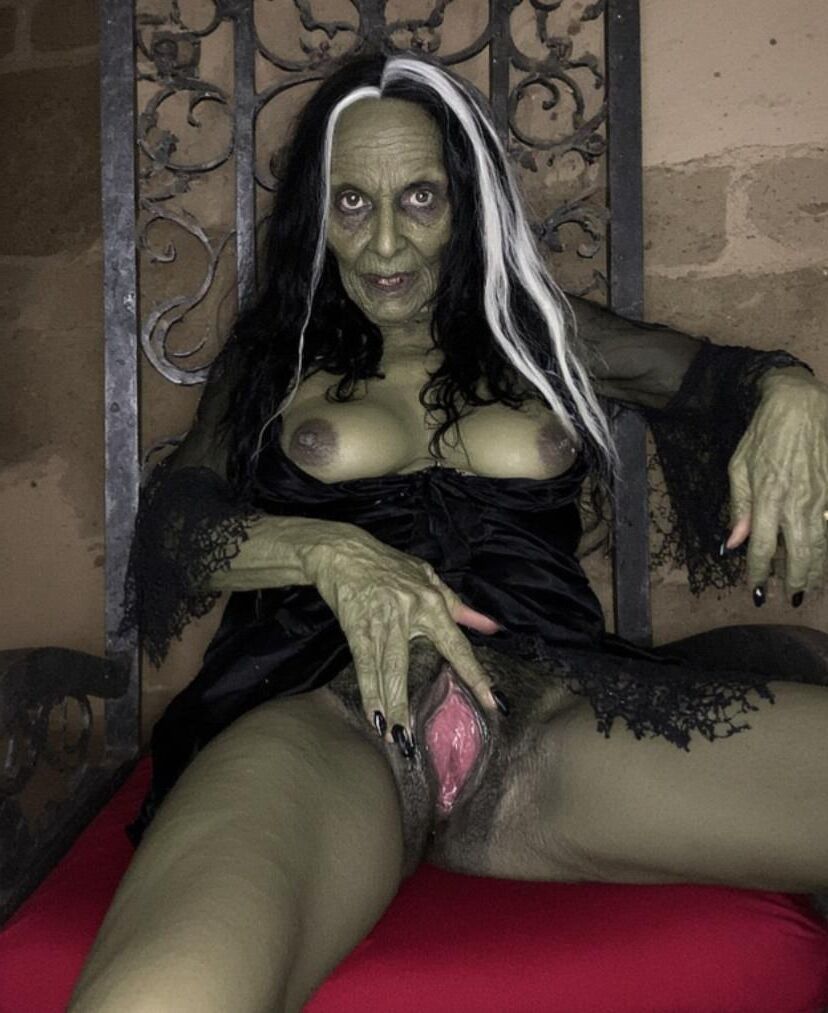 Bruxas de Halloween de Ai