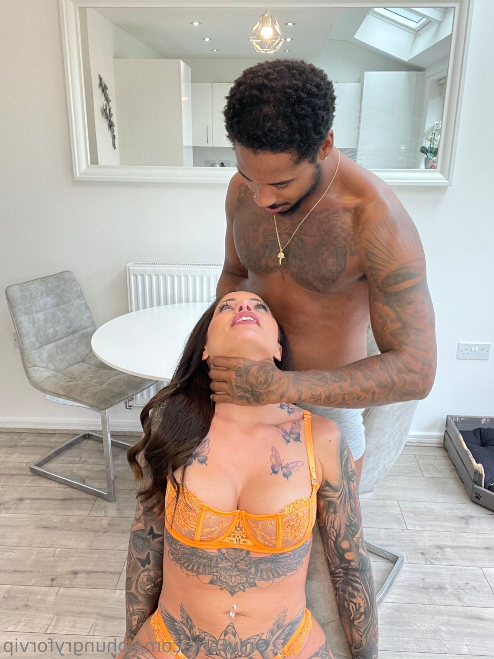 Fotos Privadas Pornstars、Mangos Etiqueta Negra