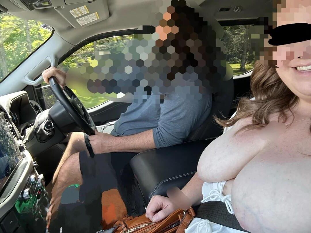 Pareja divirtiéndose