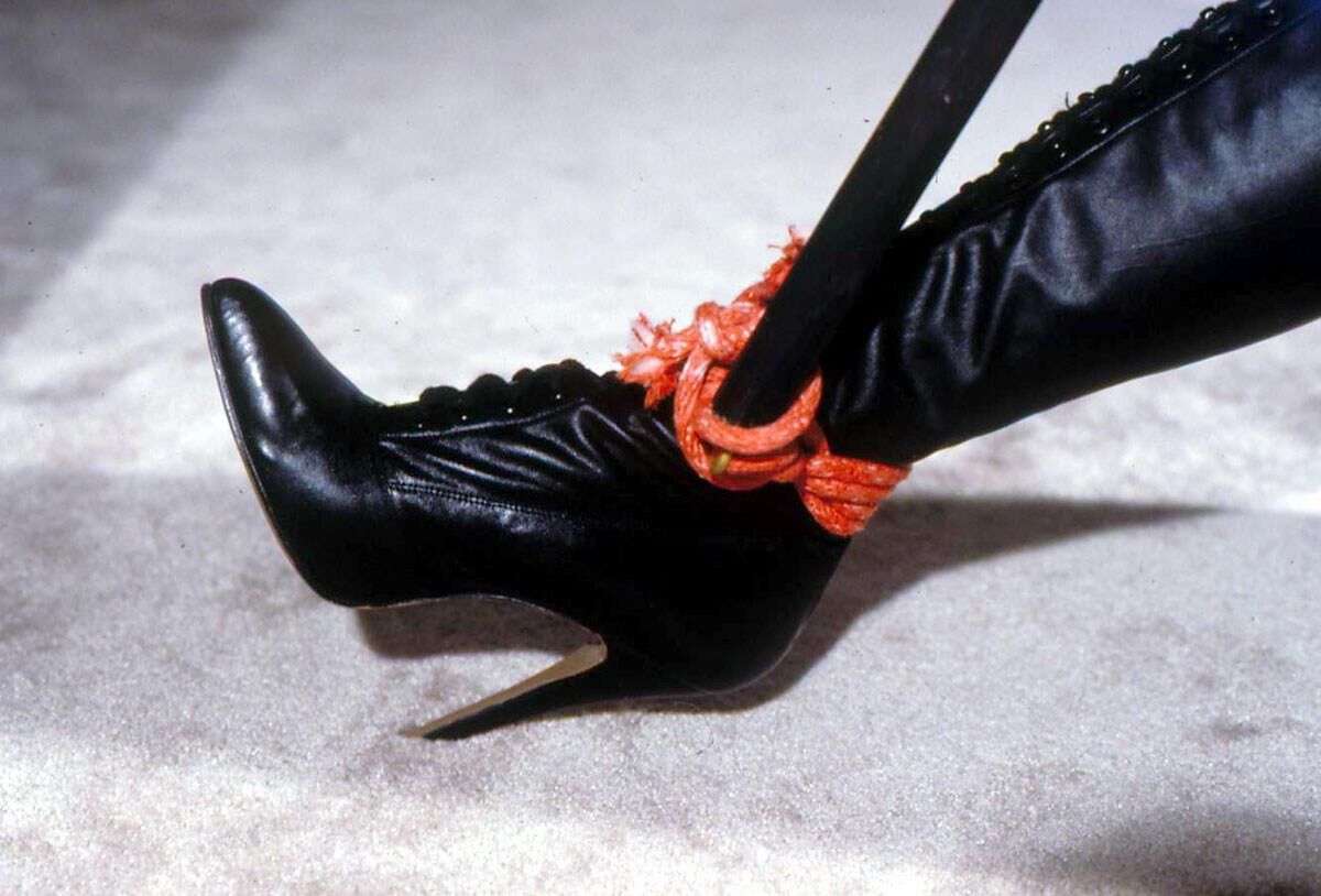 Modelo de Bondage Ona Zee