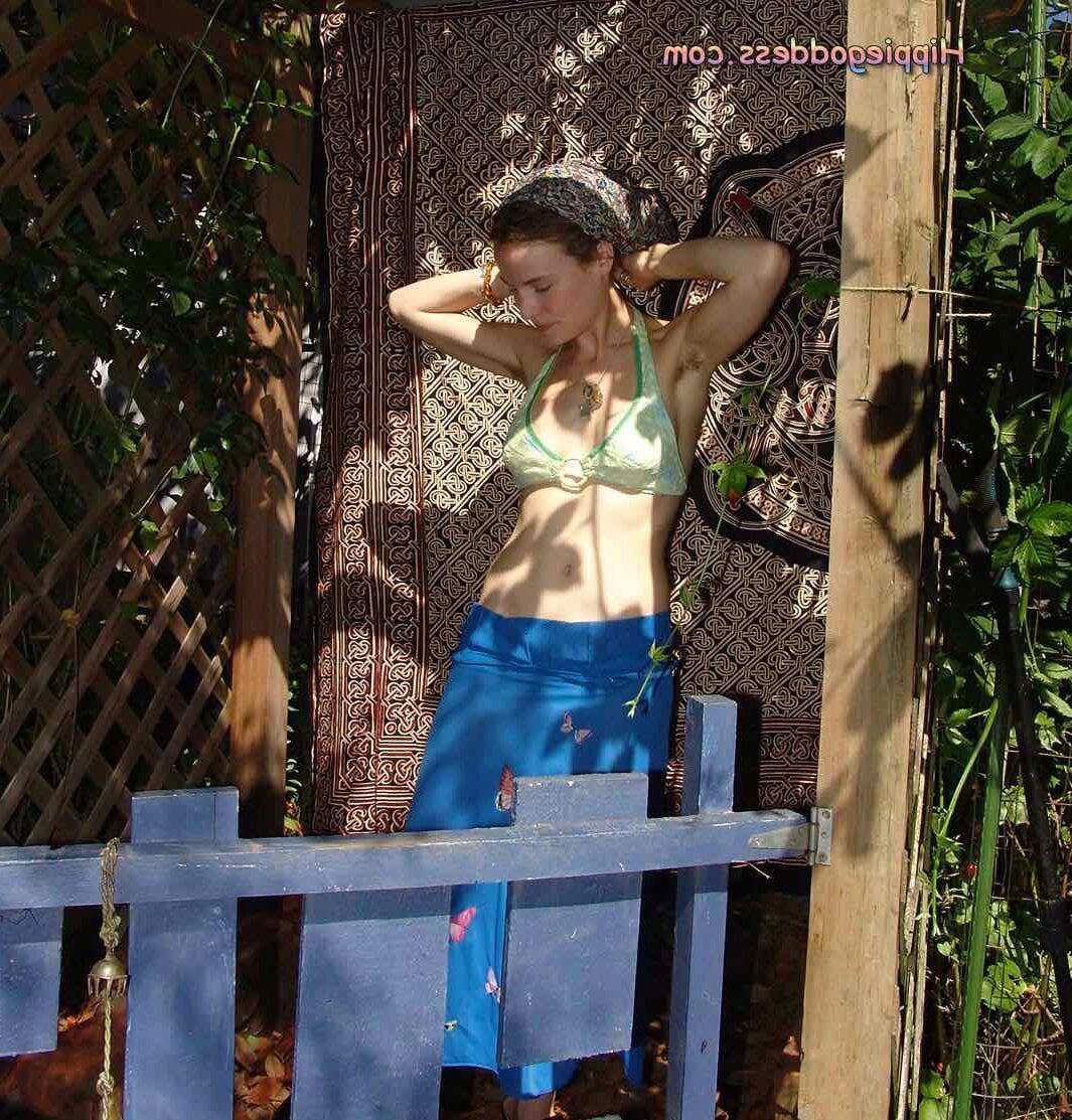 HippieGoddess INGRESS My naked neighbour