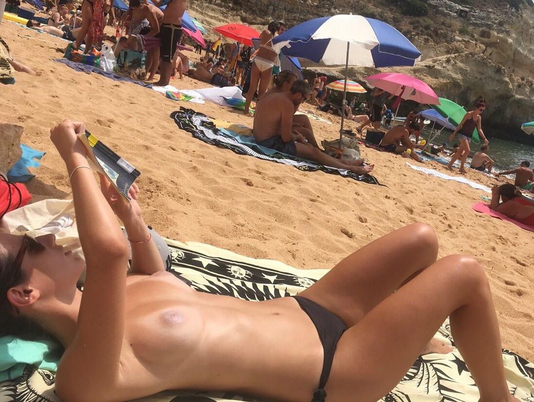 Pechas de playa, Topless Tanner Desnoware Mix QQ