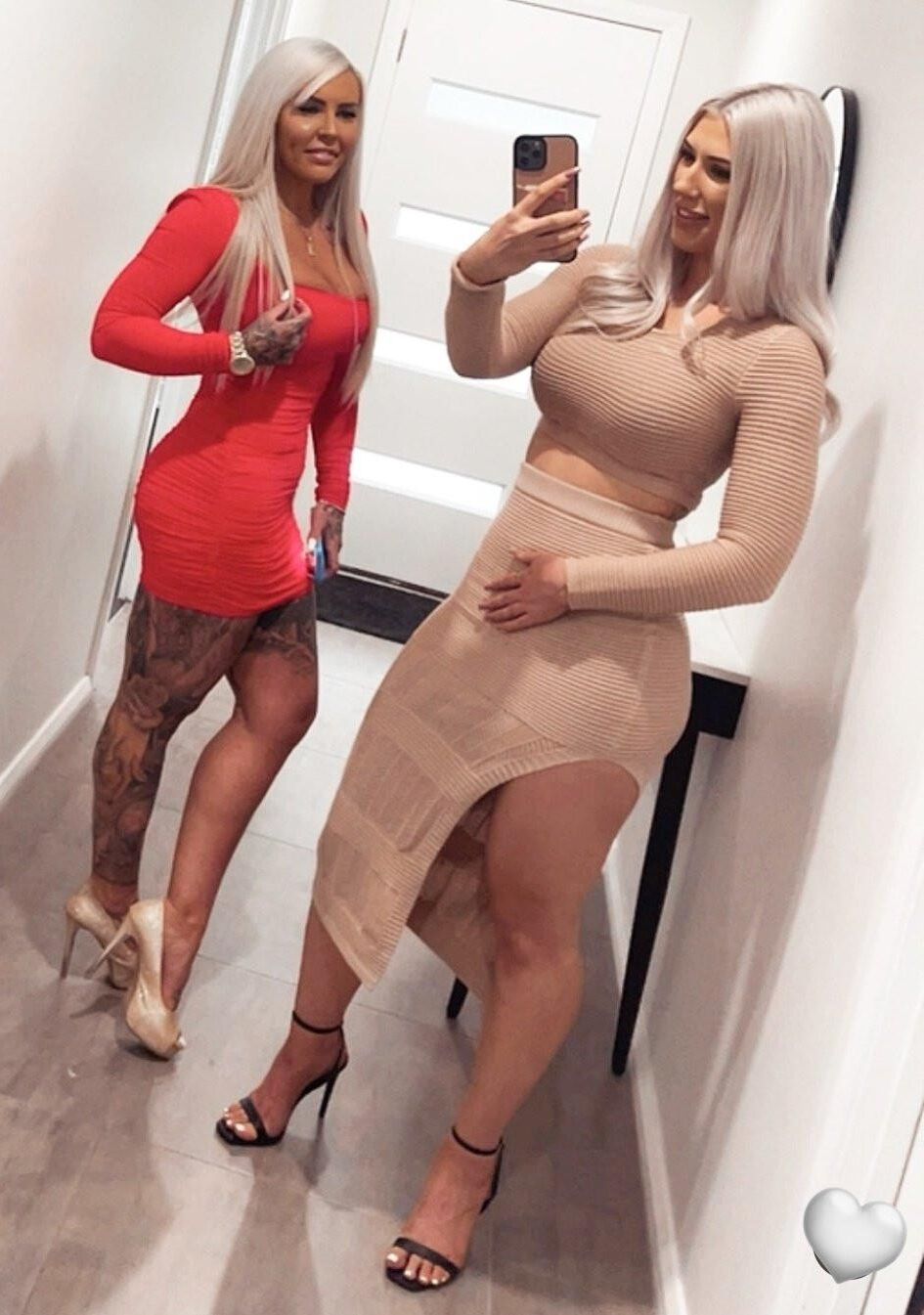 Rubia izquierda o derecha