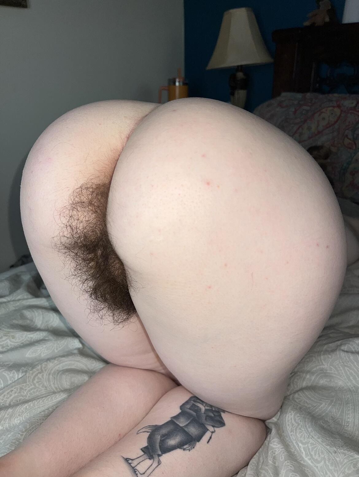 Hairy from the back 