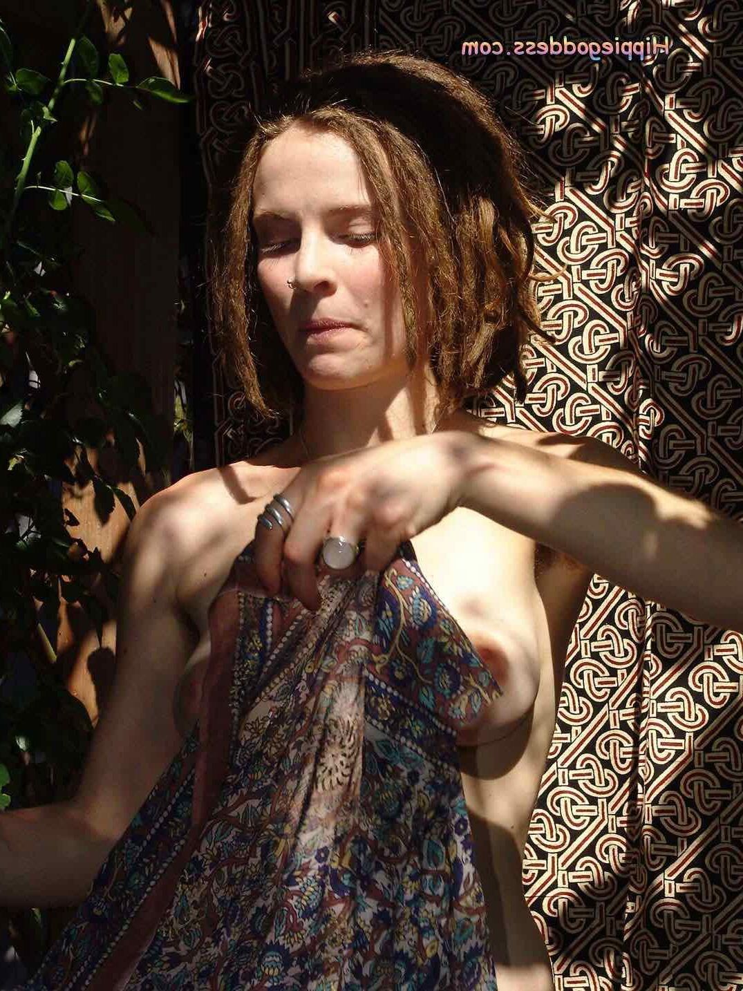 HippieGoddess INGRESS My naked neighbour