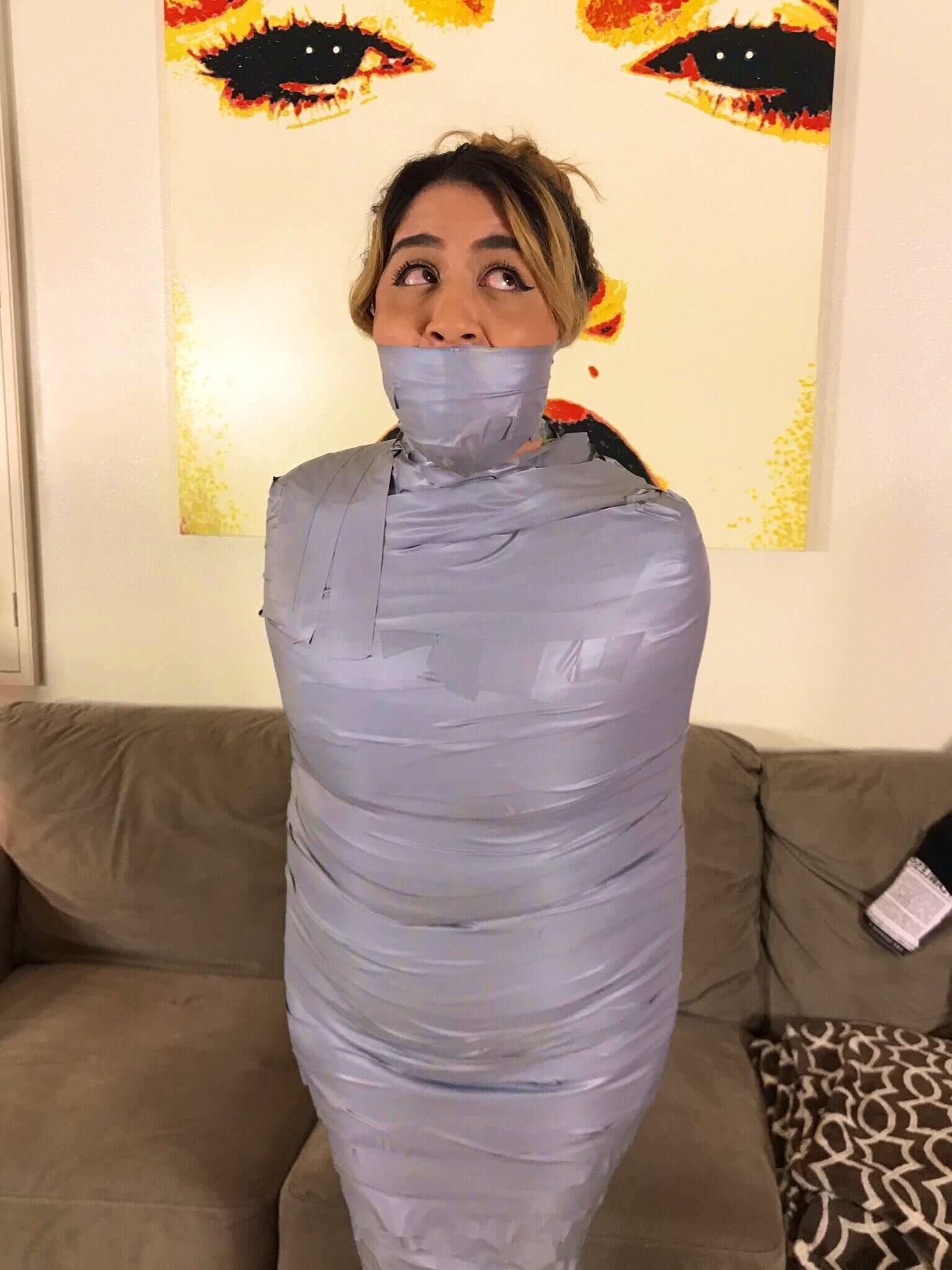 Modelo de Bondage Olivia Nicolette