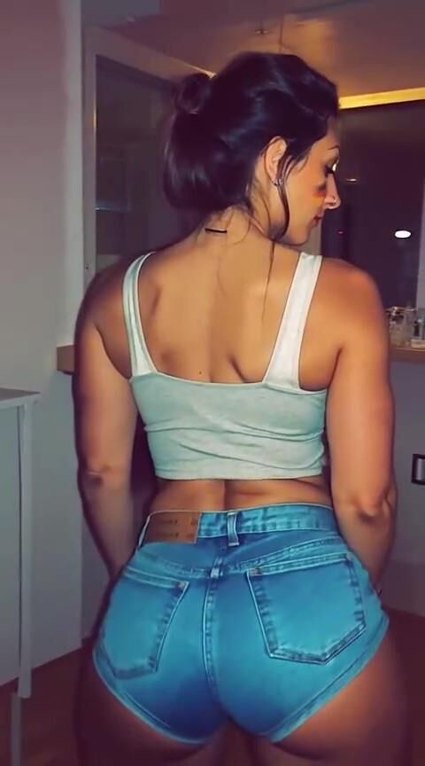 Laura yo ft pawg