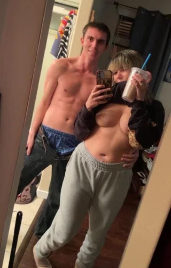O casal de swing amador trocou pix