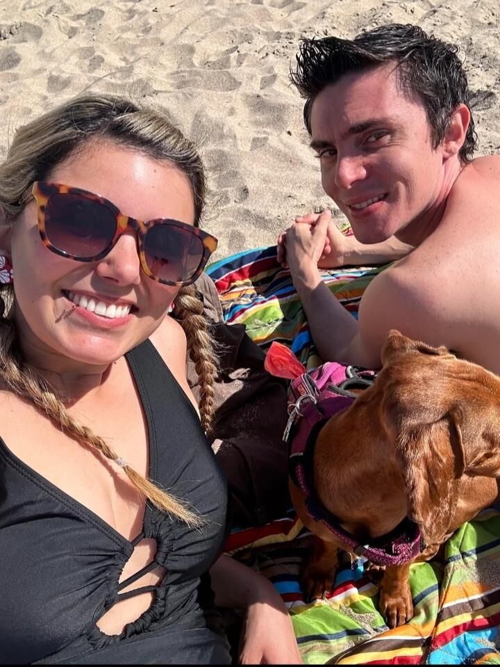 O casal de swing amador trocou pix