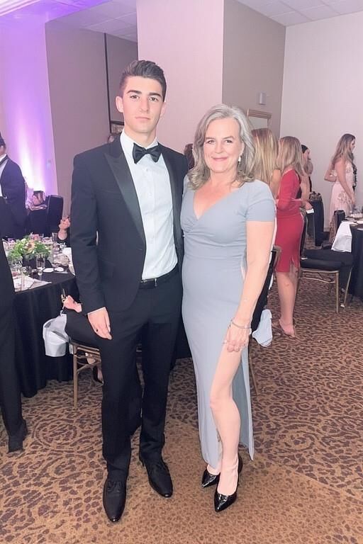 Kind nebenan brachte meine Frau zum Abschlussball