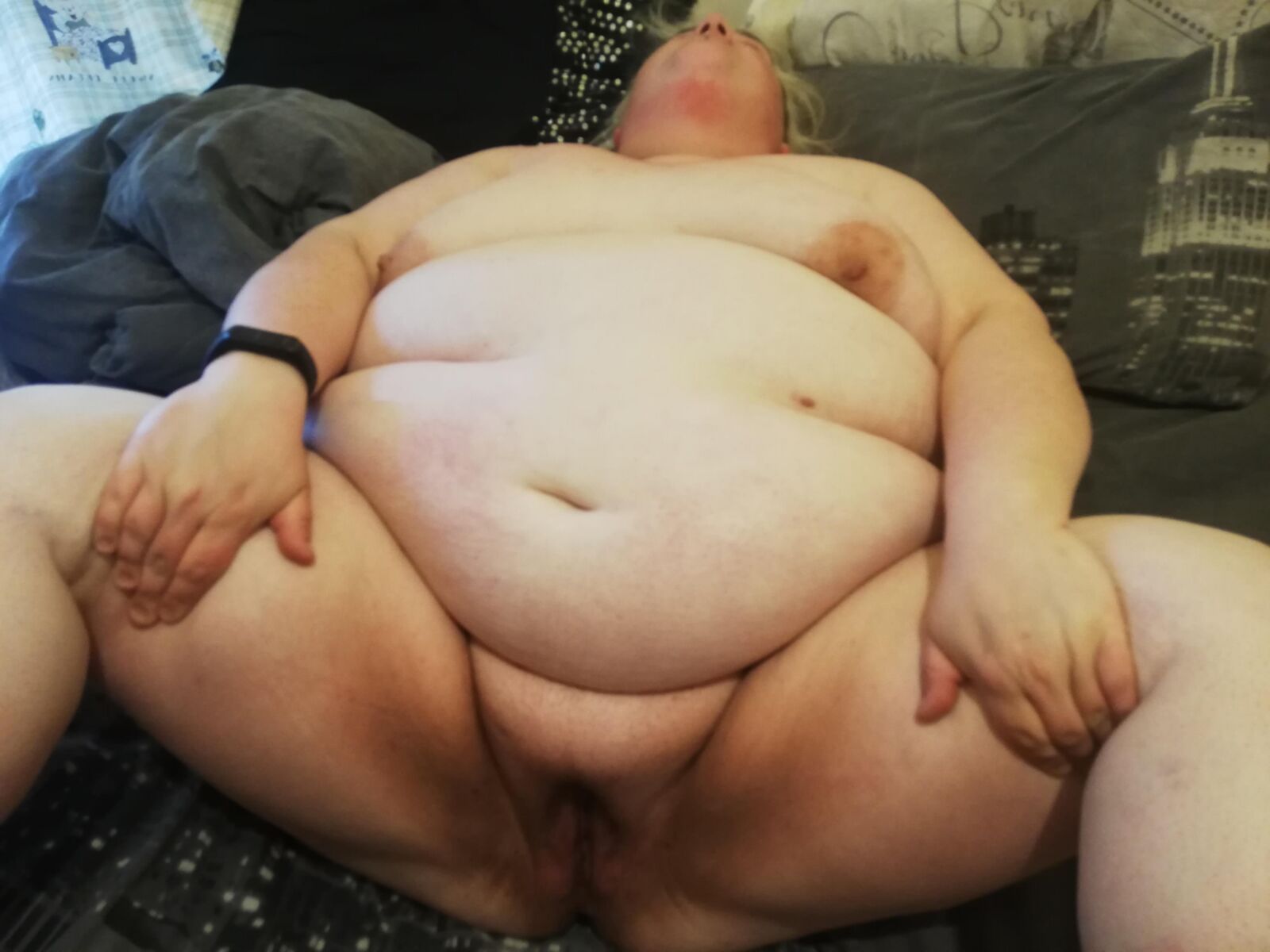 私の不正行為のBBWファックピッグの妻の別のギャラリー