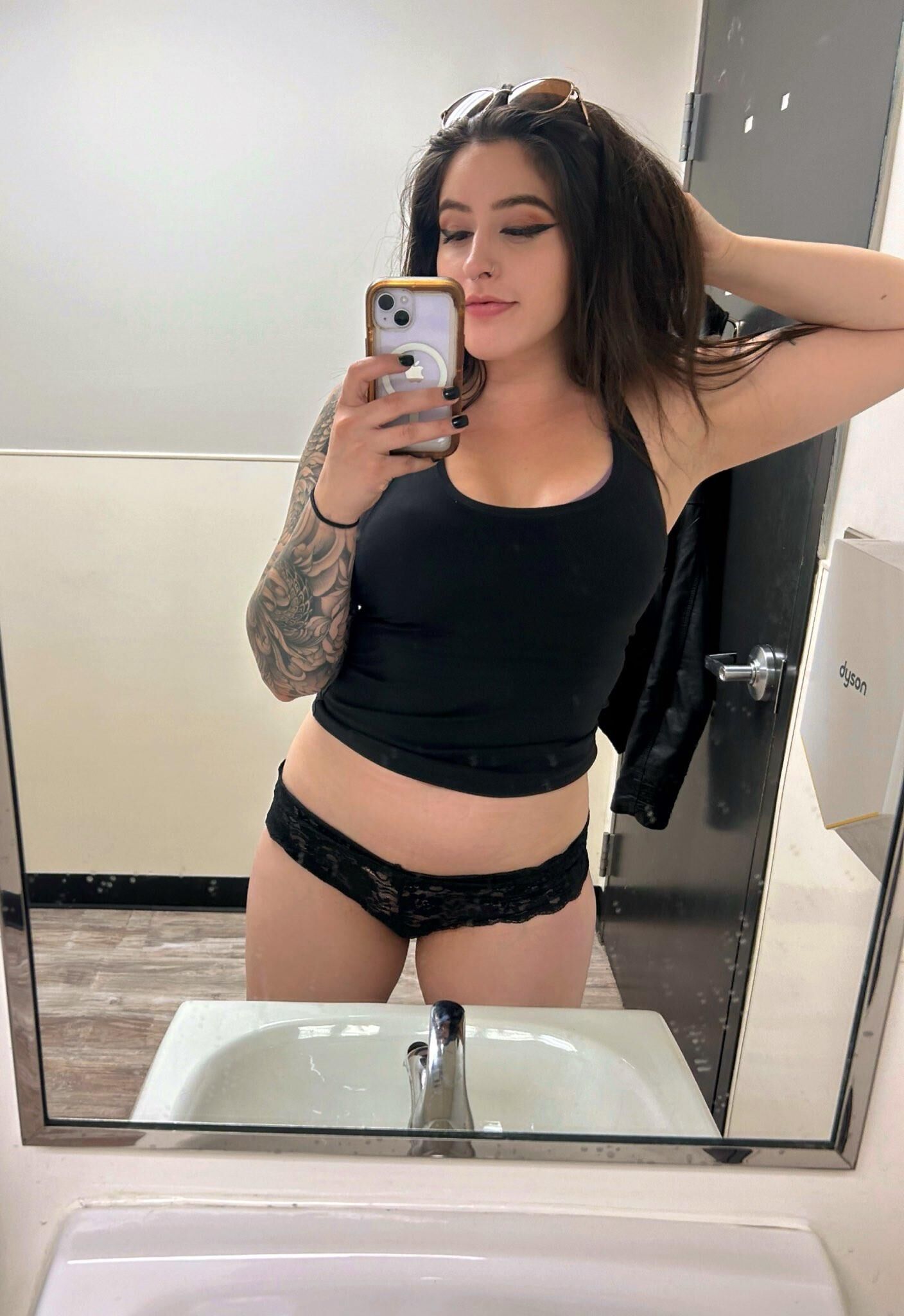 Karinna amador