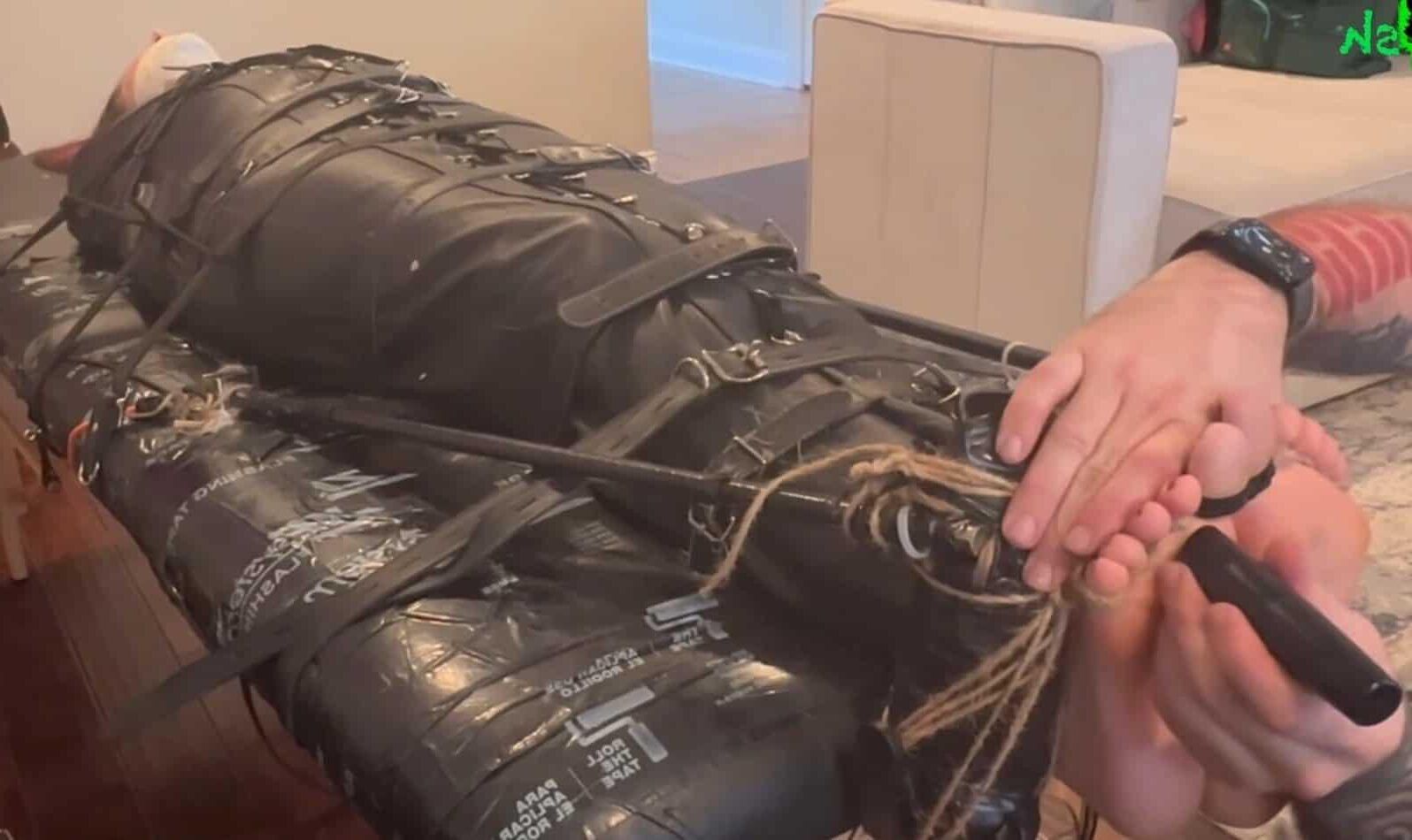 Modèle de bondage Paige Erin Turner