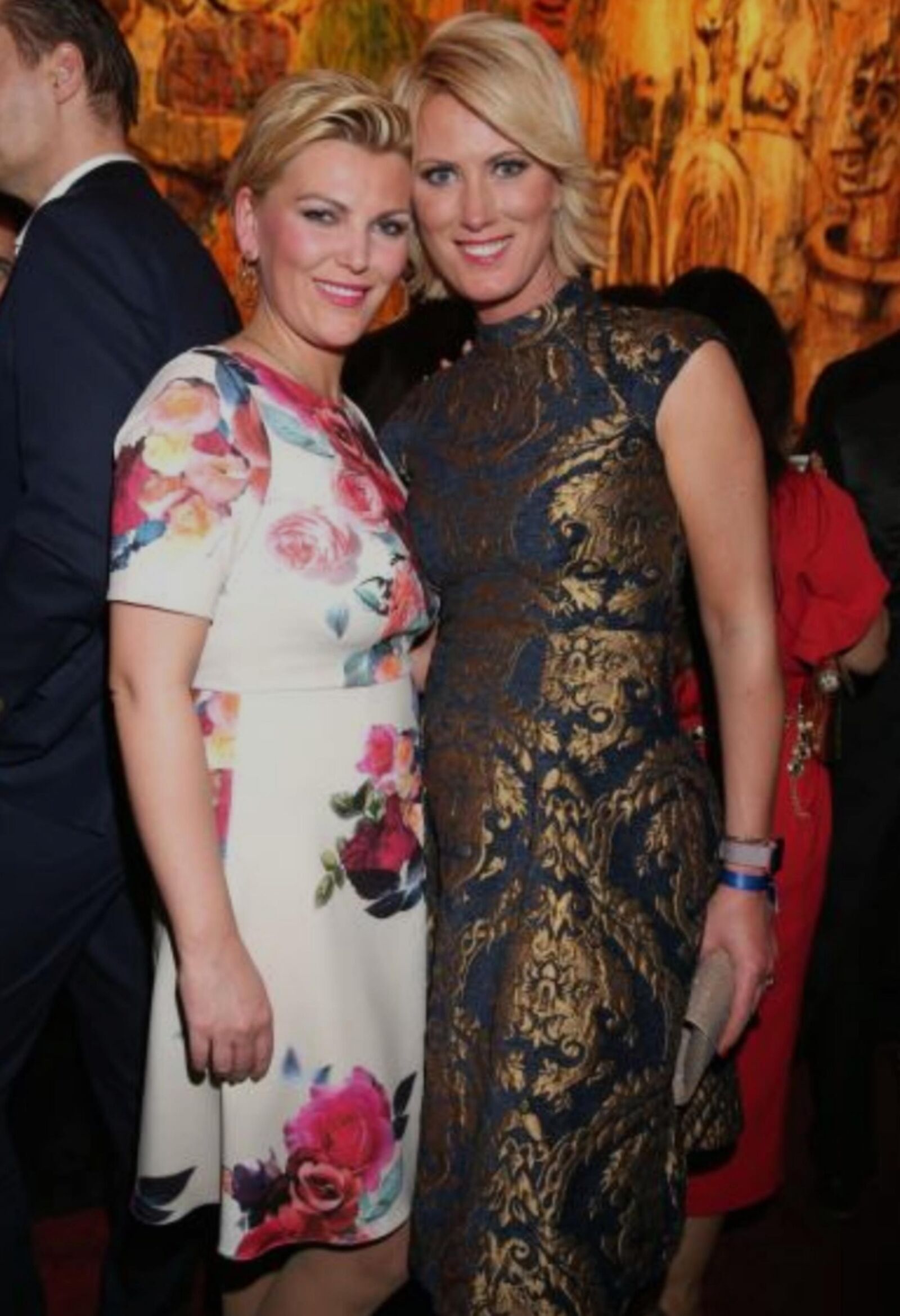 Kamilla S. und Maira R. Zwei Fickschlampen Im Sexy Tentifiée!