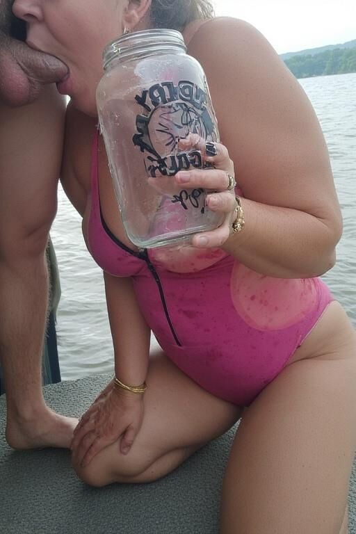 Betrunkene Frauen am See