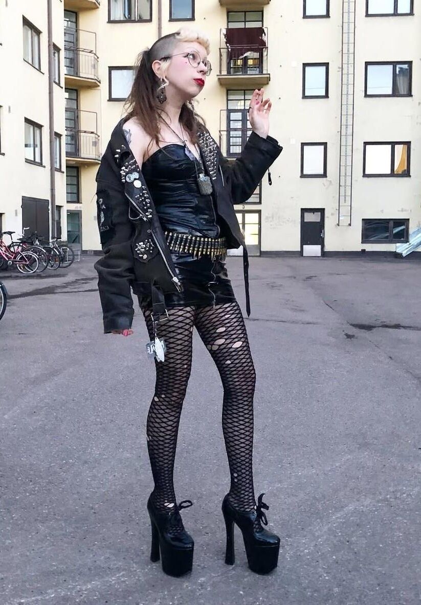 Sexy dresses and outfits 
