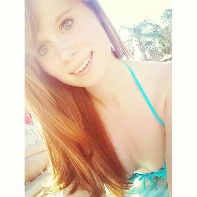 Elle pelirroja no desnuda