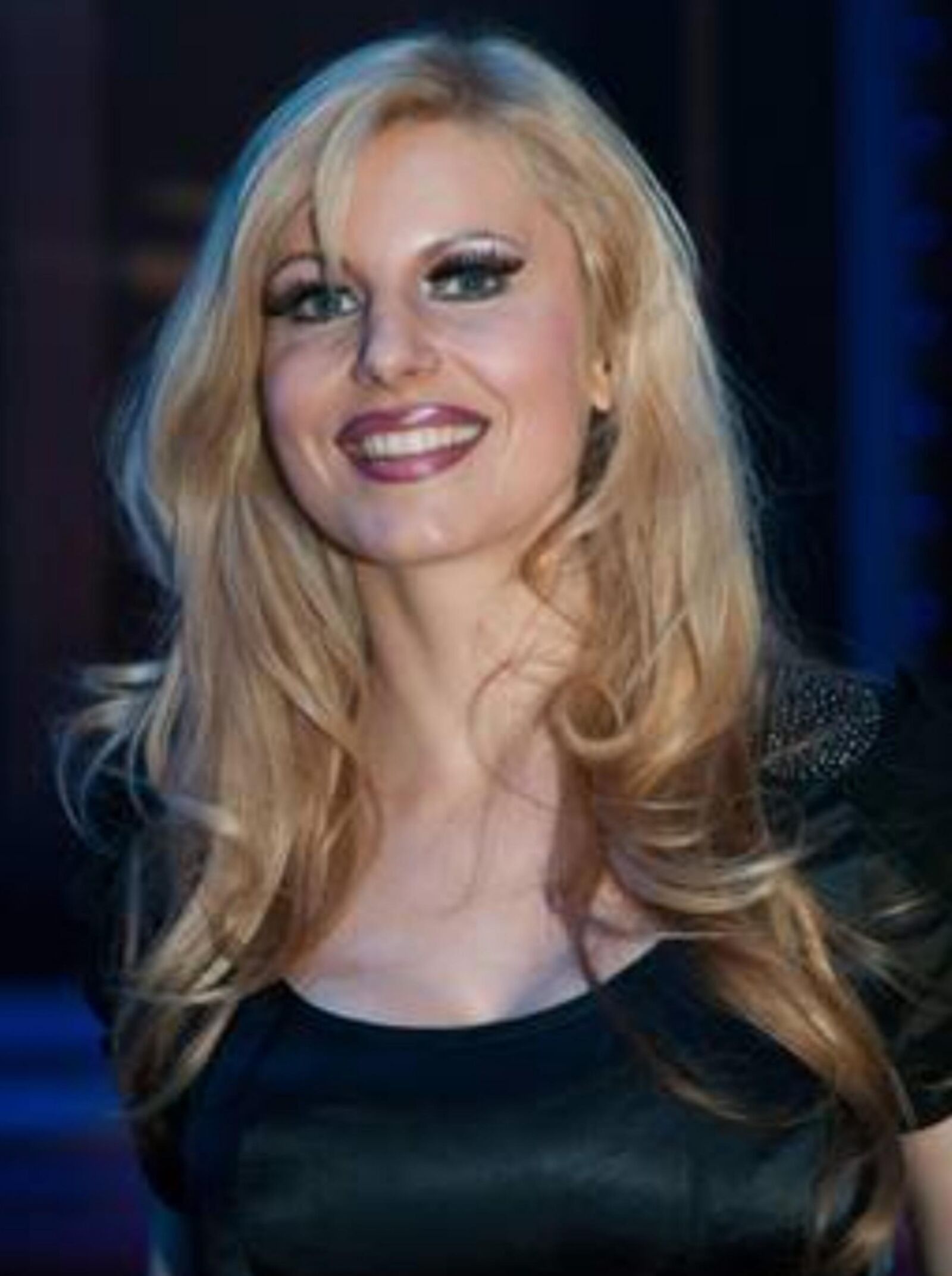 Kamilla S. und Maira R. Zwei Fickschlampen Im Sexy Tentifiée!