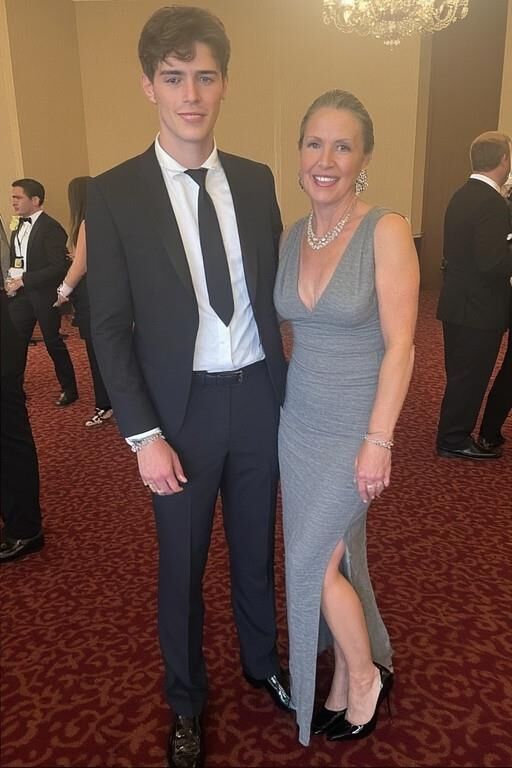Kind nebenan brachte meine Frau zum Abschlussball