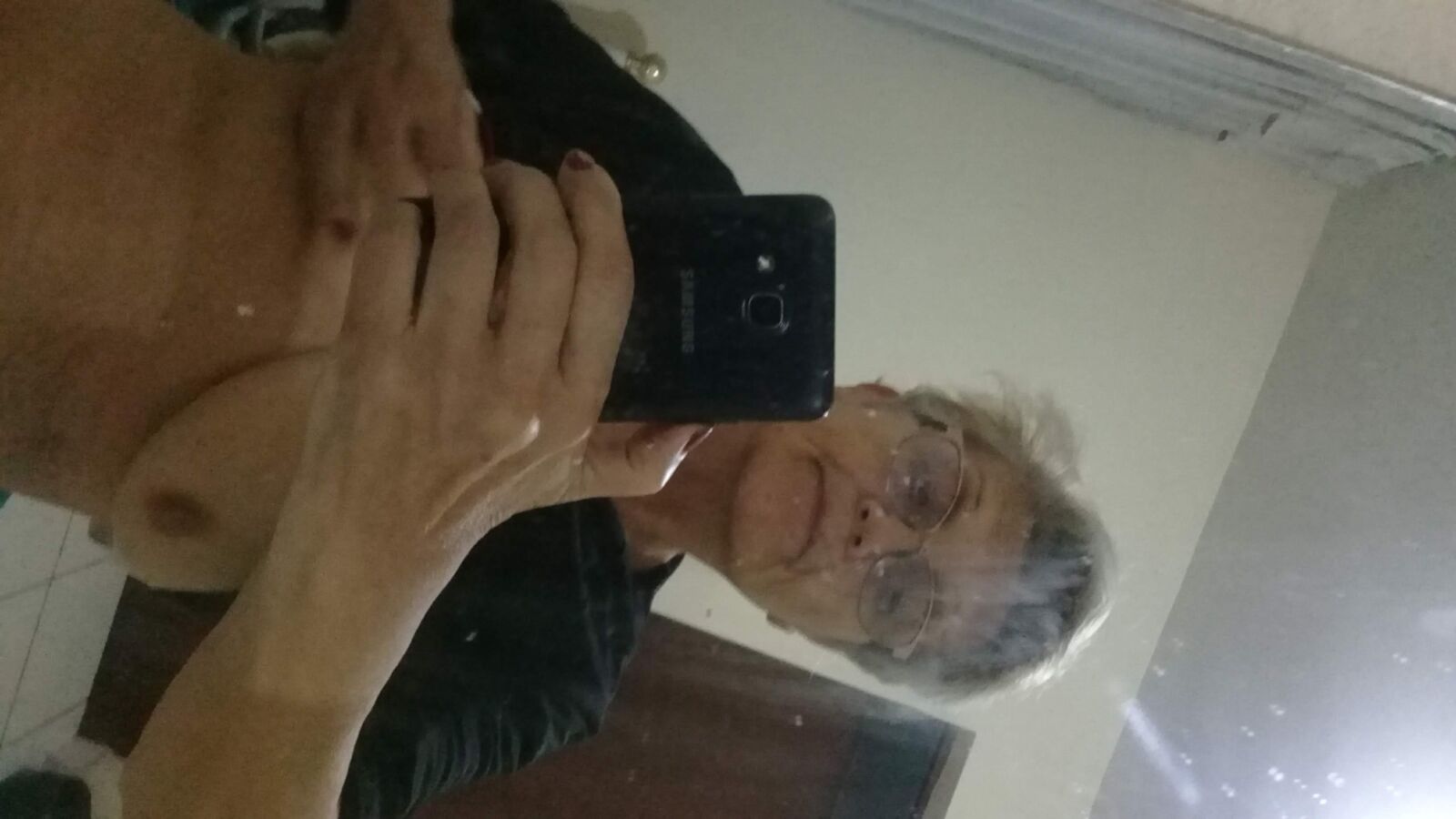 Abuelita Elba Muestra Las Tetas